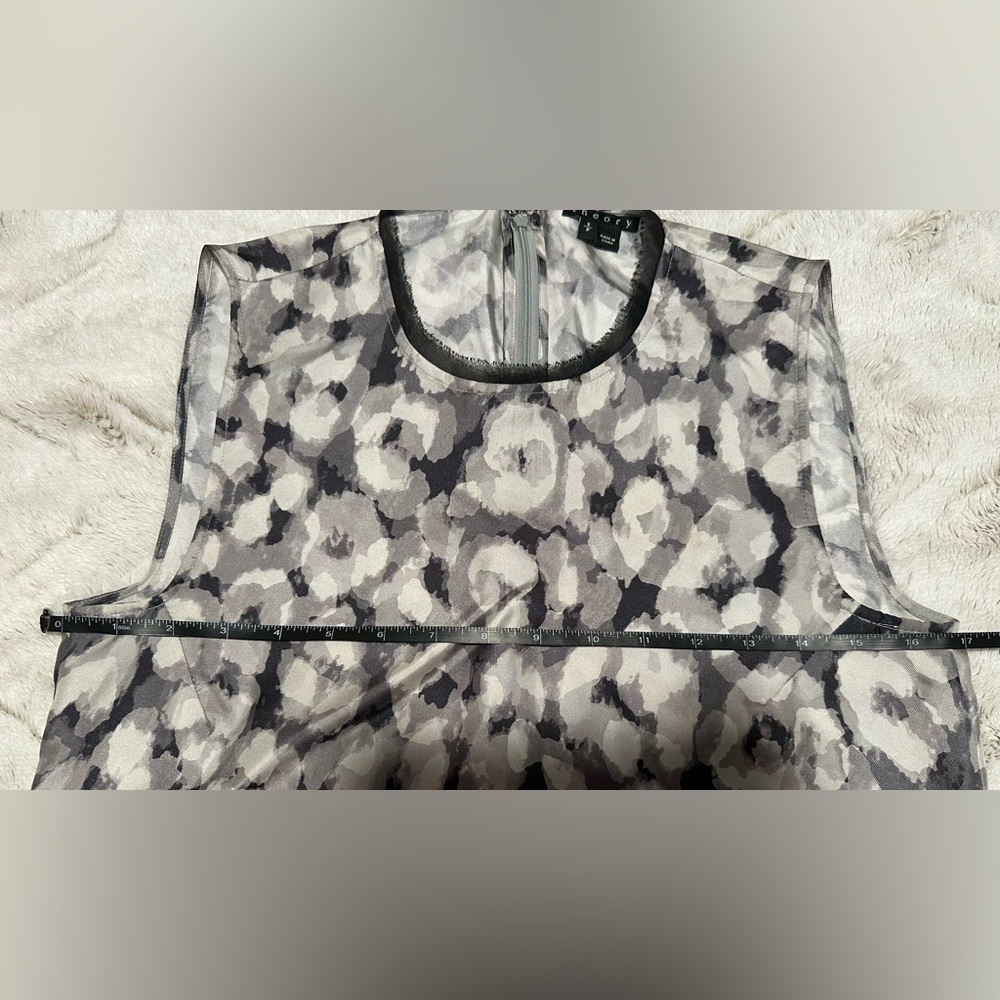 THEORY Silk Swintin Reflect Print Sleeveless Top Size Small - Picture 3 of 12